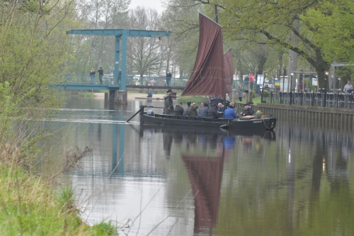 2023 Torfkahnarmada am Start in Neu Helgoland 