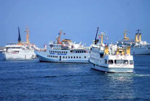 Helgoland Touristenschiffe Juli 2006