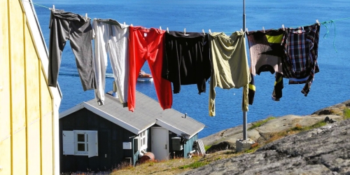 Wäsche vor der Hütte